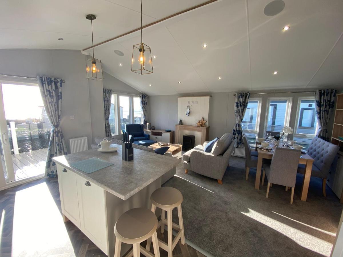Sea View Beach Lodge Trecco Bay 3 Bedroom Porthcawl Exterior foto